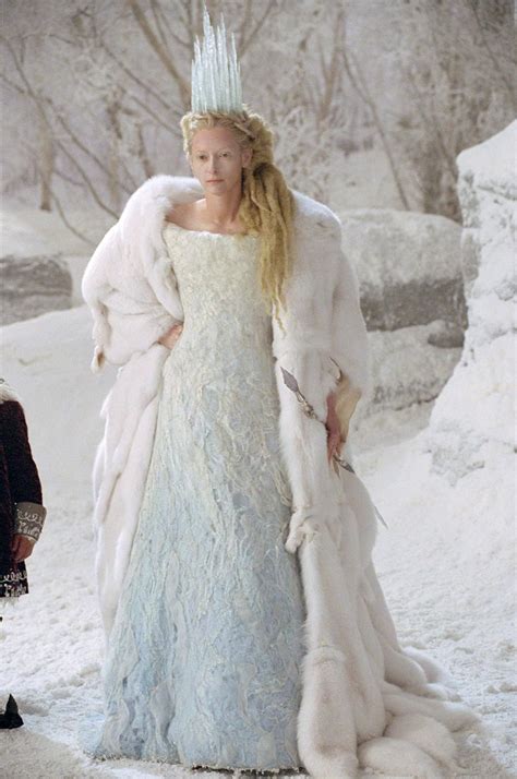 Analyzing the Queen's psychological profile in lion witch wardrobe